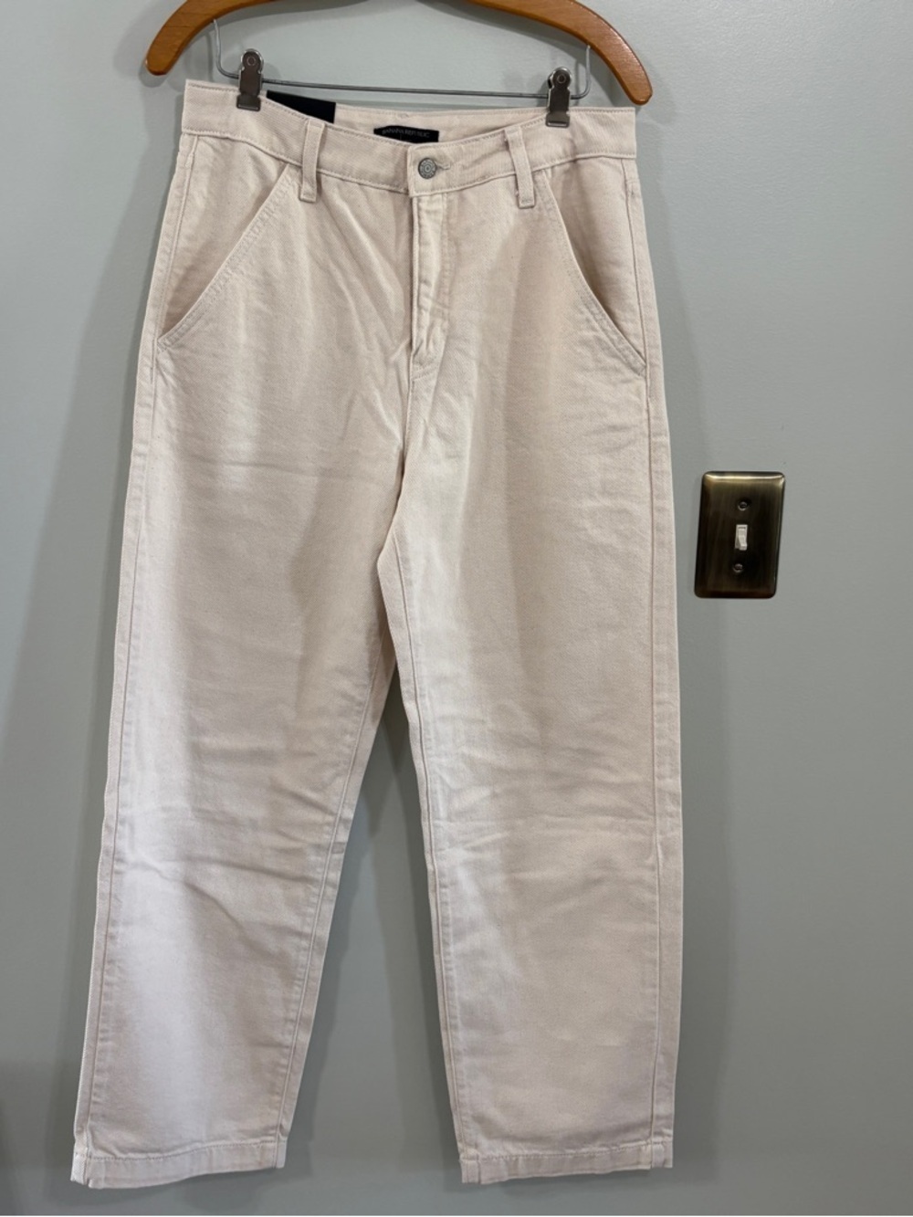 Banana Republic straight leg beige jeans size 29